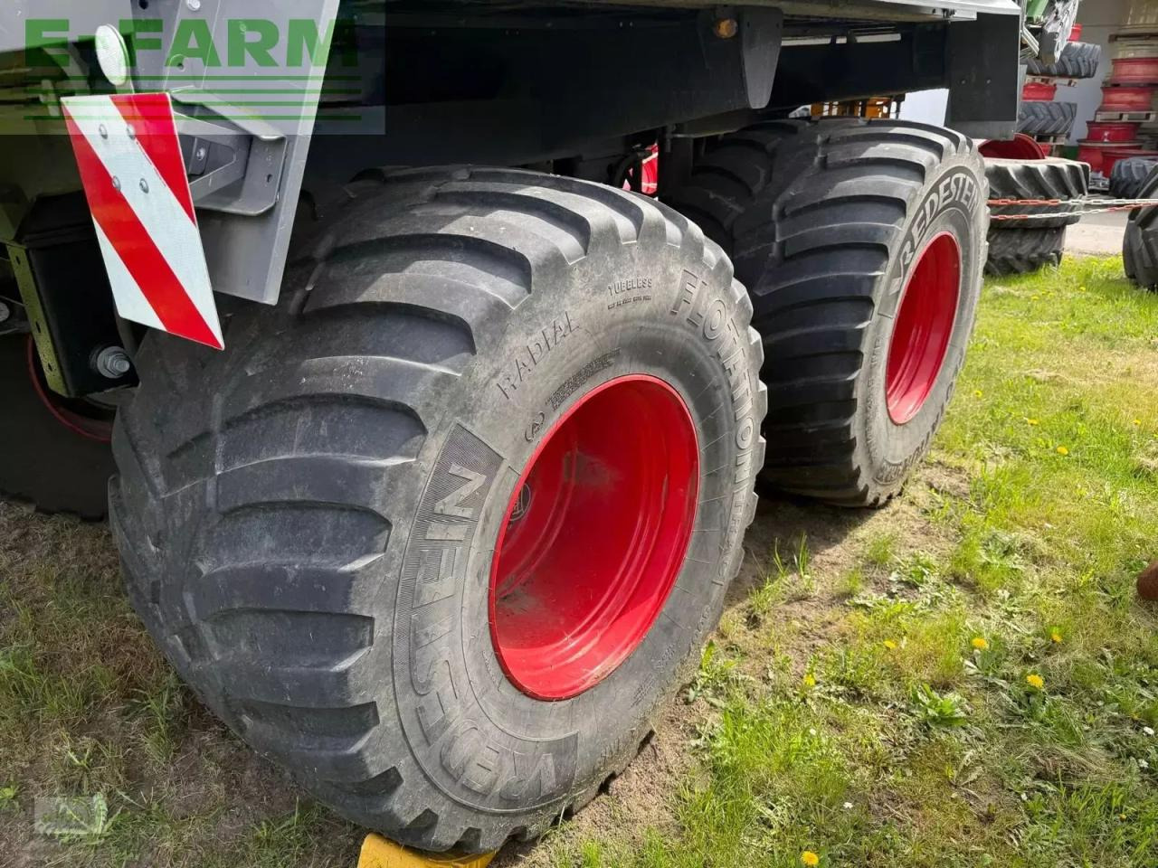 Fendt tigo 75 xr mit 800/45 r26,5 bereifung, laderaumabdeckung und 3 dosierwalzen - Autochargeuse: photos 2 Fendt tigo 75 xr mit 800/45 r26,5 bereifung, laderaumabdeckung und 3 dosierwalzen - Autochargeuse: photos 2
