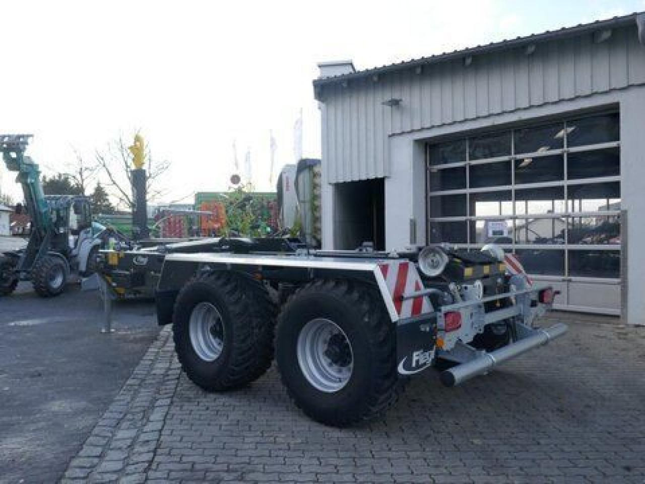 Fliegl hkl 22 - tandem abrollkipper - Remorque ampliroll/ Multibenne: photos 5 Fliegl hkl 22 - tandem abrollkipper - Remorque ampliroll/ Multibenne: photos 5