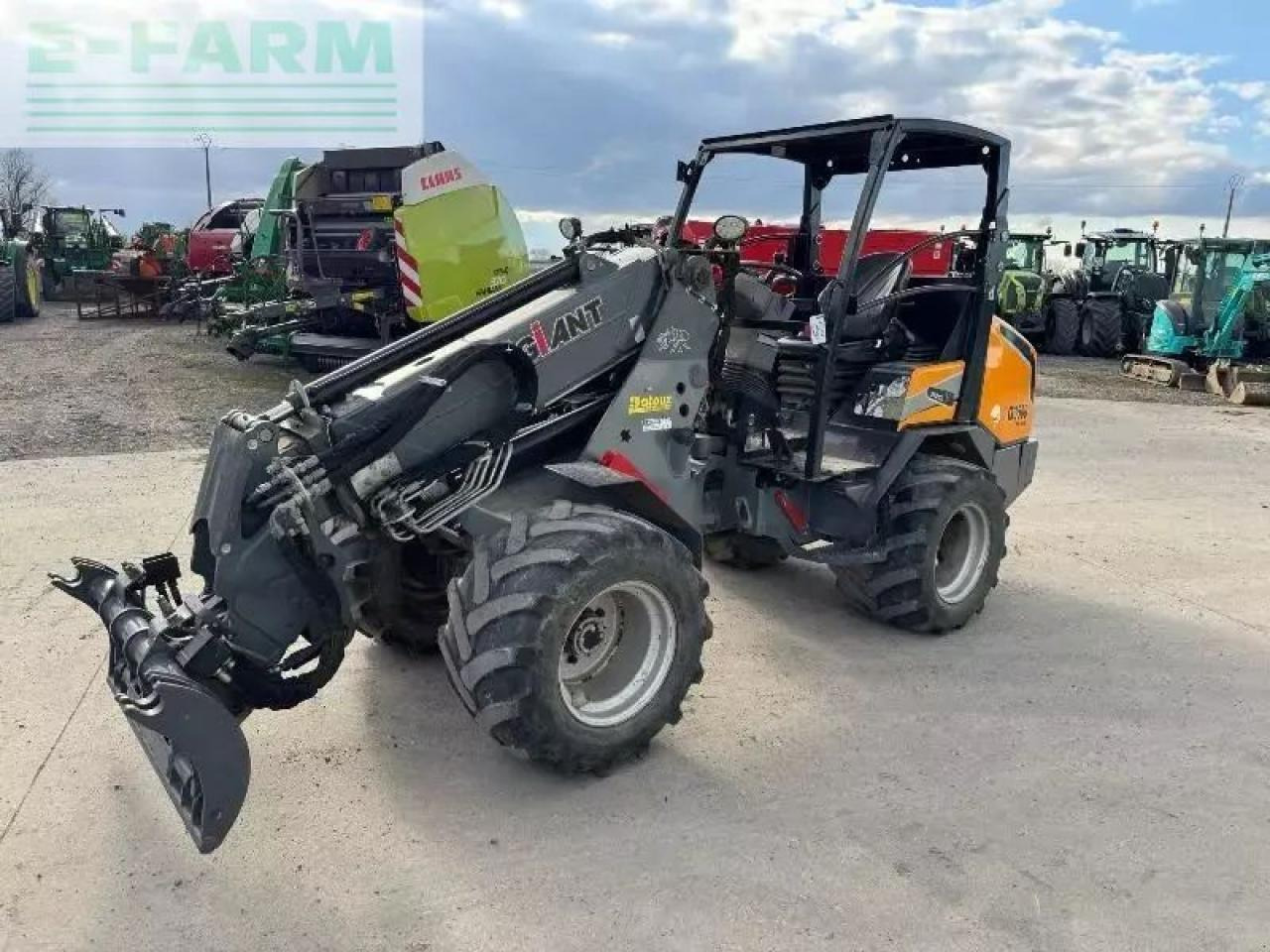 Giant g3500 - Chargeuse sur pneus: photos 1 Giant g3500 - Chargeuse sur pneus: photos 1