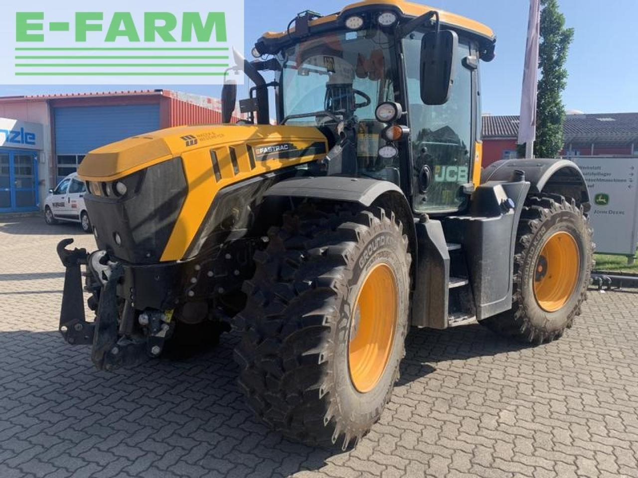 JCB 4220 fasttrac mit jd-autotrac vorbereitung + stoll - Tracteur agricole: photos 1 JCB 4220 fasttrac mit jd-autotrac vorbereitung + stoll - Tracteur agricole: photos 1