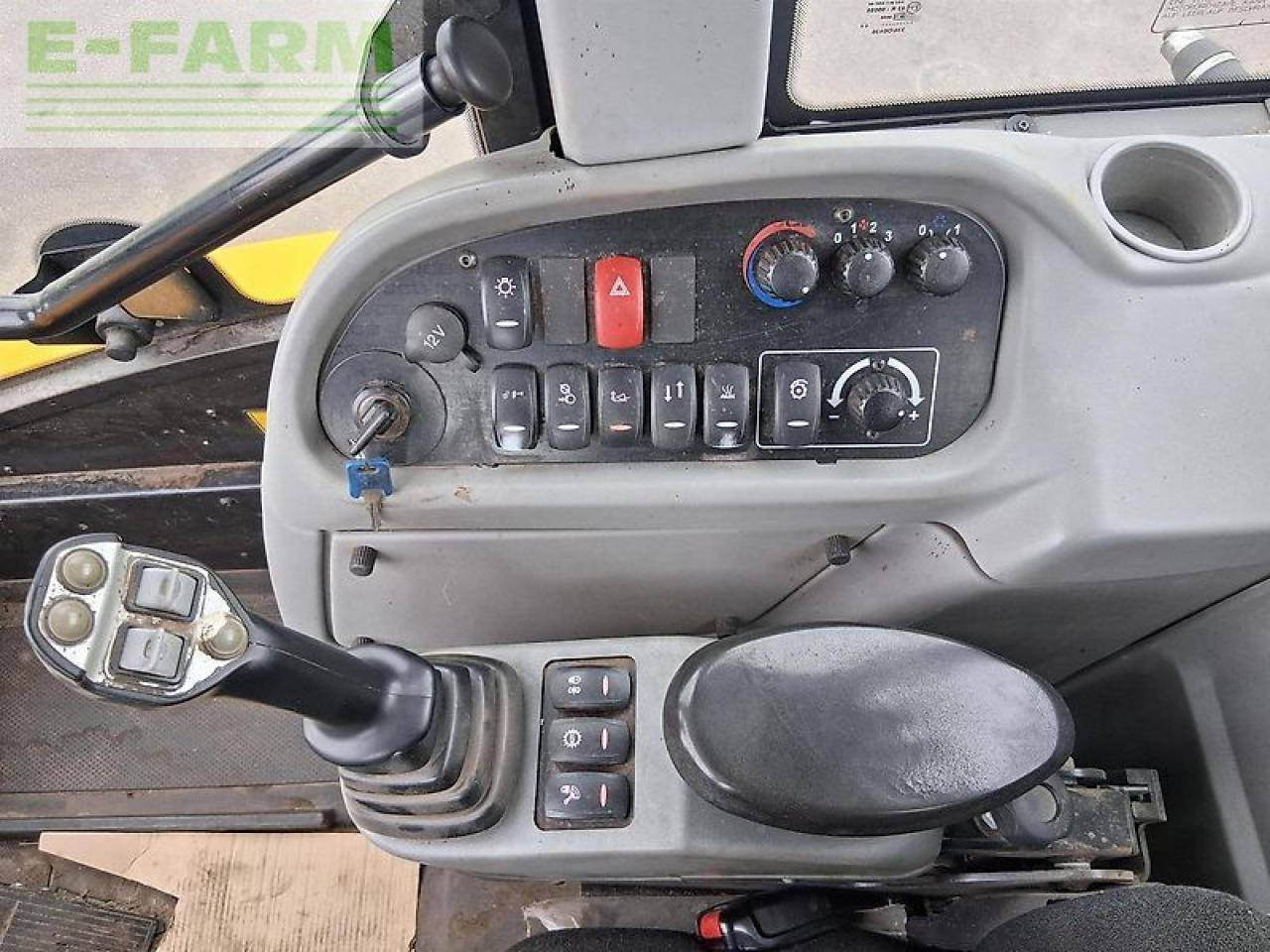 Chargeuse sur pneus JCB tm 320s: photos 8