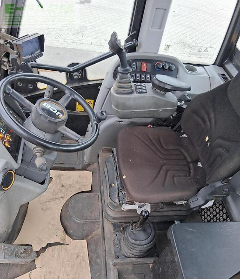 Chargeuse sur pneus JCB tm 320s: photos 13
