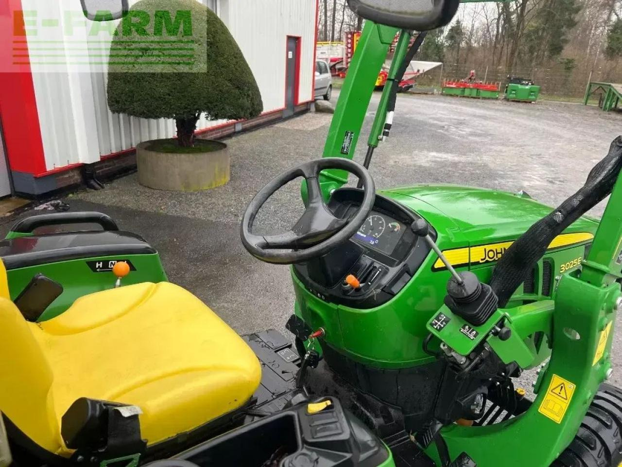 John Deere 3025e - Tracteur agricole: photos 5 John Deere 3025e - Tracteur agricole: photos 5