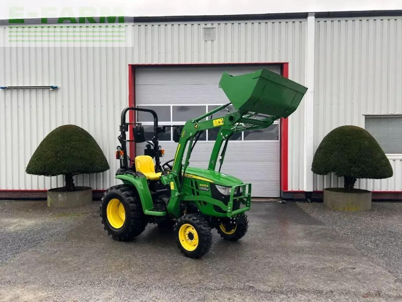 John Deere 3025e - Tracteur agricole: photos 1 John Deere 3025e - Tracteur agricole: photos 1