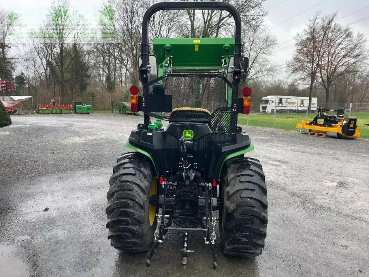 John Deere 3025e - Tracteur agricole: photos 4 John Deere 3025e - Tracteur agricole: photos 4