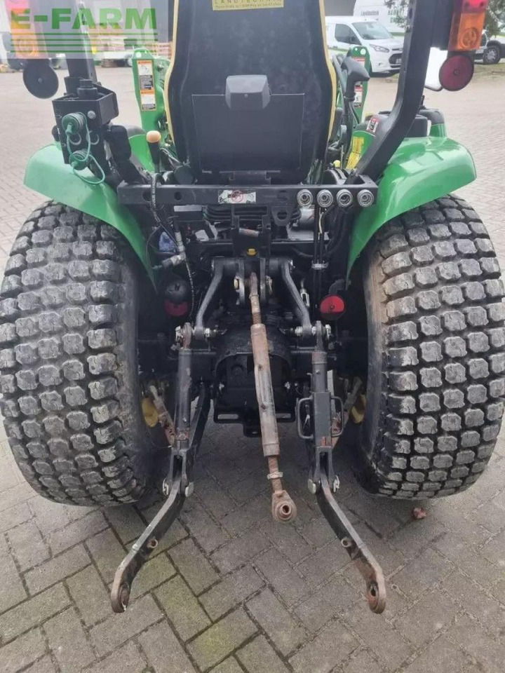 Tracteur agricole John Deere 3320 my11: photos 6