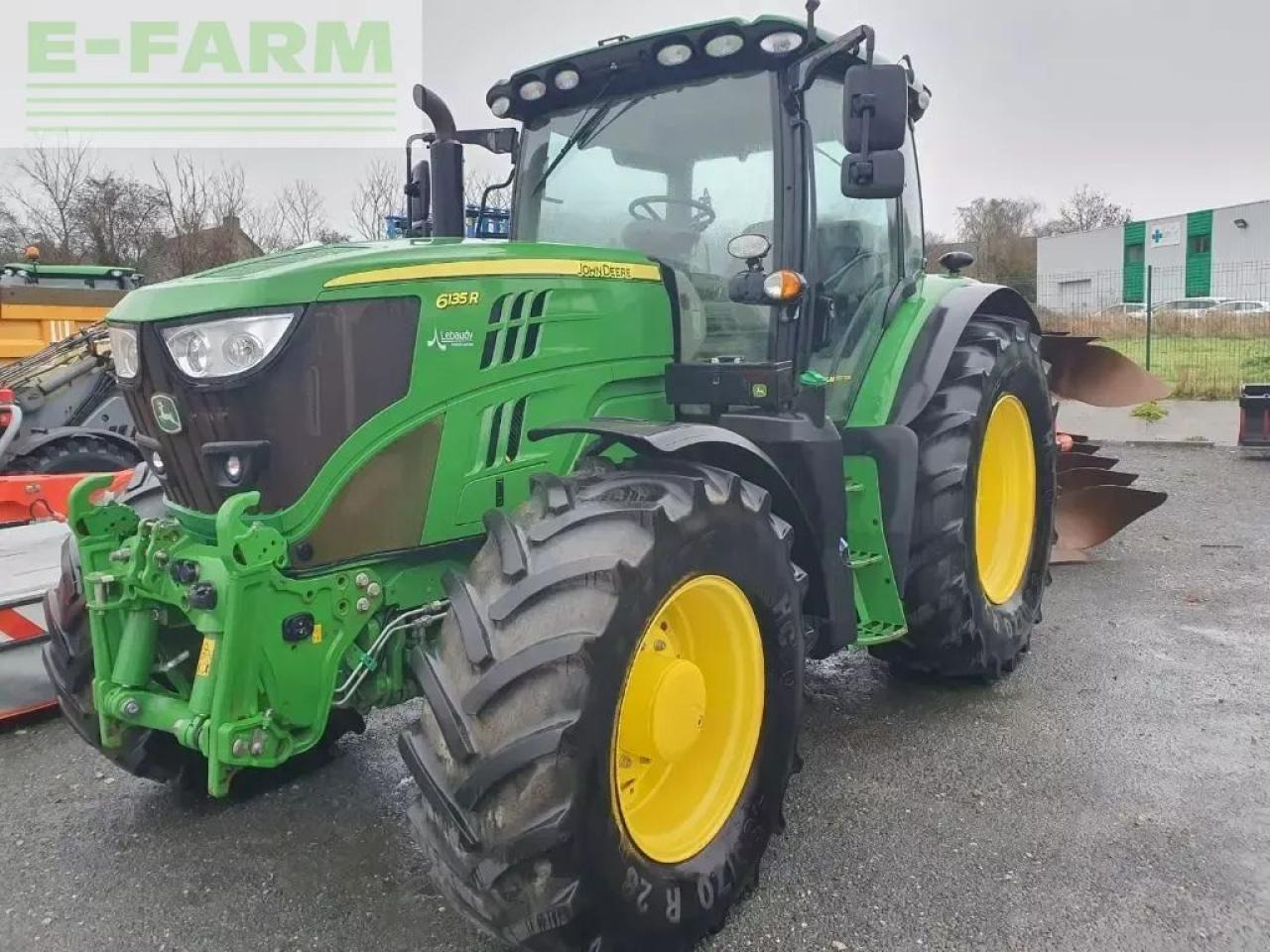 John Deere 6135r - Tracteur agricole: photos 1 John Deere 6135r - Tracteur agricole: photos 1