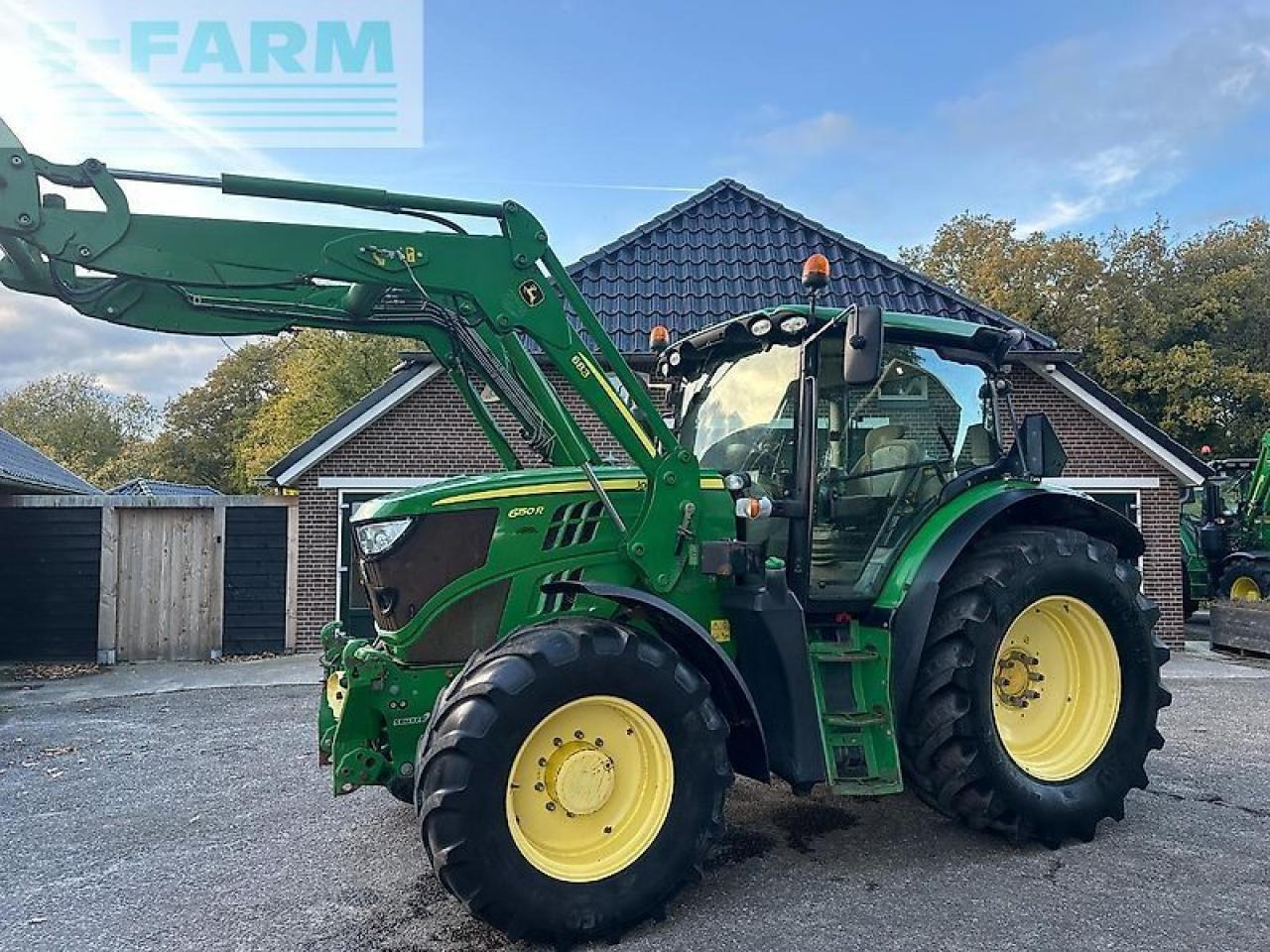 John Deere 6150r autopower+at-ready+frontlader - Tracteur agricole: photos 1 John Deere 6150r autopower+at-ready+frontlader - Tracteur agricole: photos 1