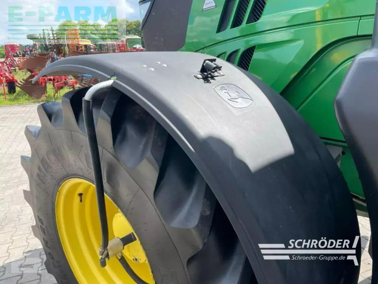 Tracteur agricole John Deere 6170 r: photos 11 Tracteur agricole John Deere 6170 r: photos 11