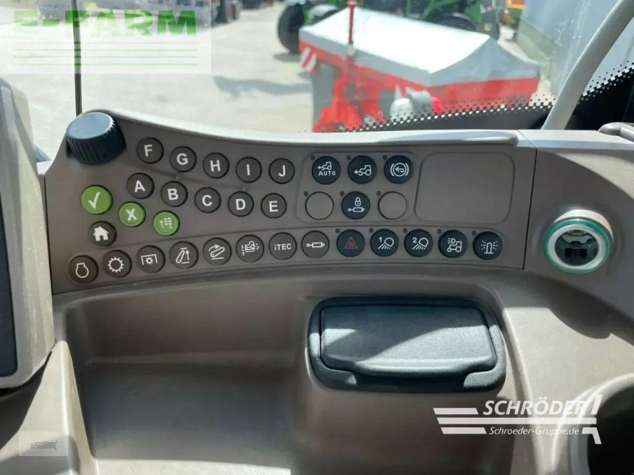 Tracteur agricole John Deere 6170 r: photos 16 Tracteur agricole John Deere 6170 r: photos 16