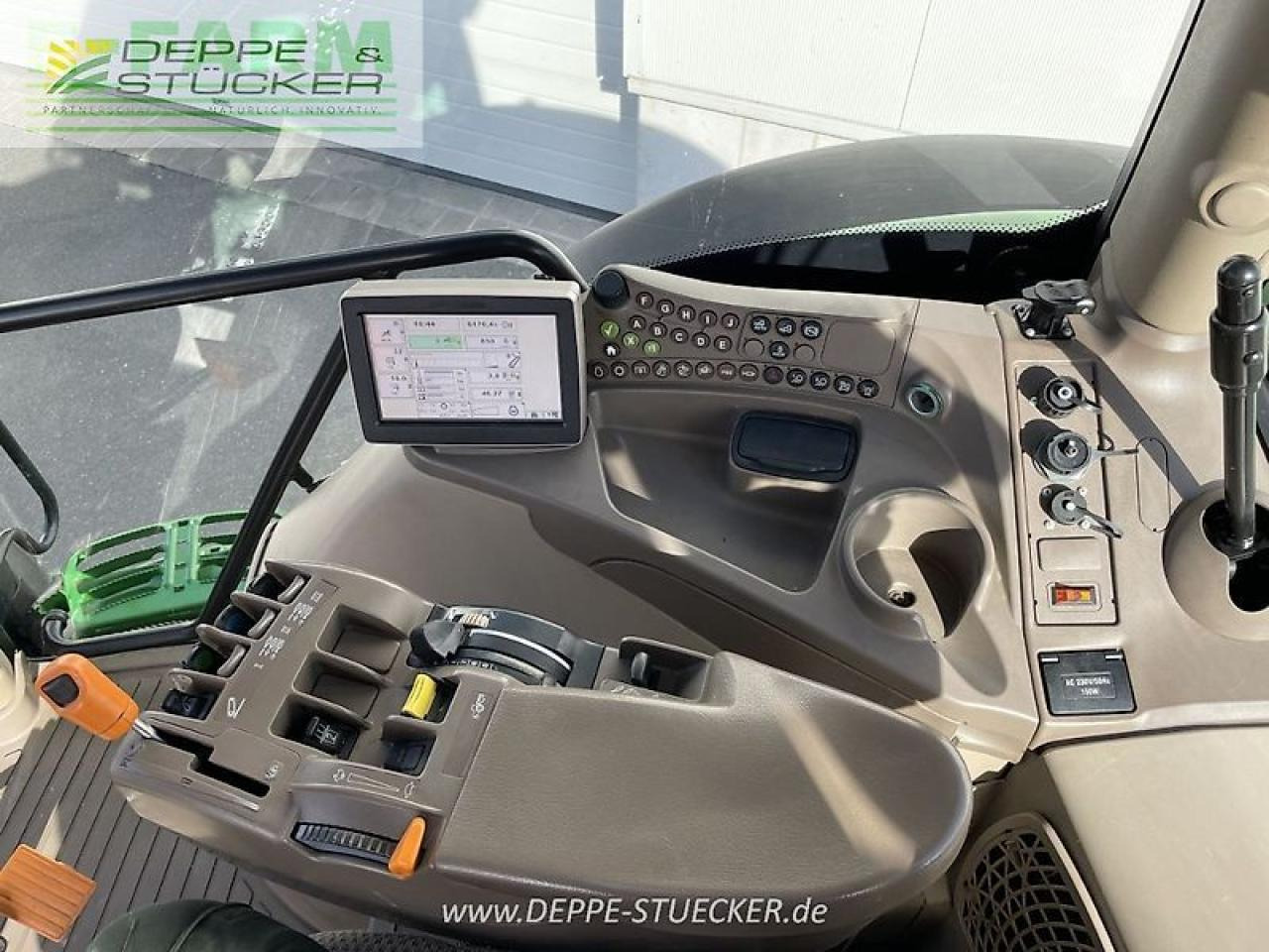 Tracteur agricole John Deere 6210r: photos 8