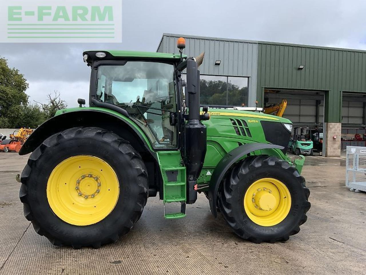 John Deere 6215r tractor (st23985) - Tracteur agricole: photos 1 John Deere 6215r tractor (st23985) - Tracteur agricole: photos 1