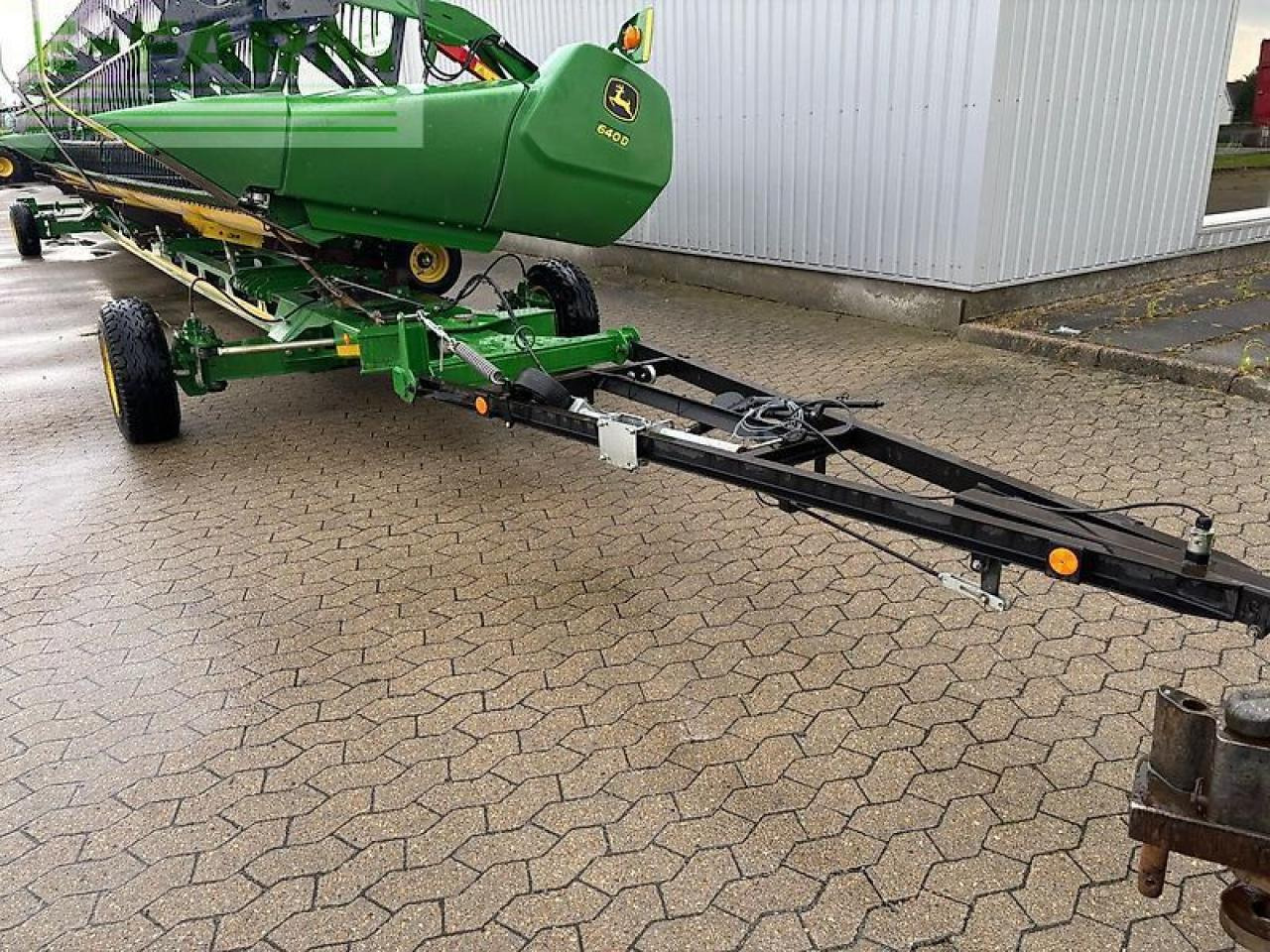 John Deere 640d - Accessoire aux ensileuses: photos 4 John Deere 640d - Accessoire aux ensileuses: photos 4