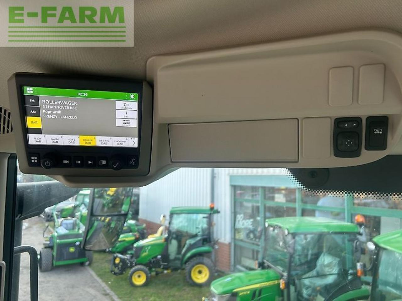 Tracteur agricole John Deere 6r 215: photos 11