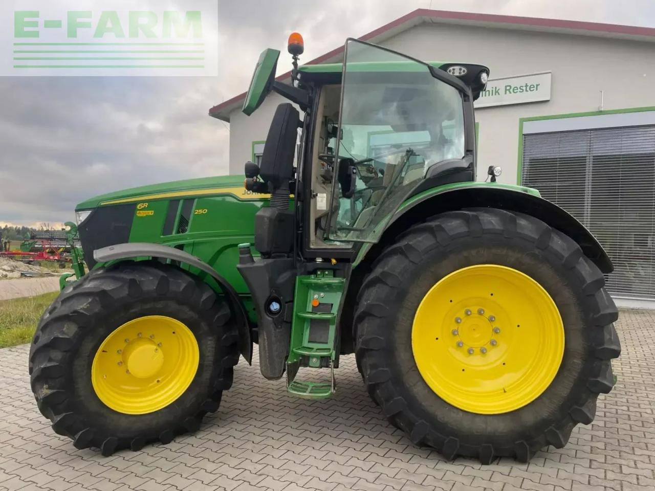 John Deere 6r 250 - Tracteur agricole: photos 3 John Deere 6r 250 - Tracteur agricole: photos 3