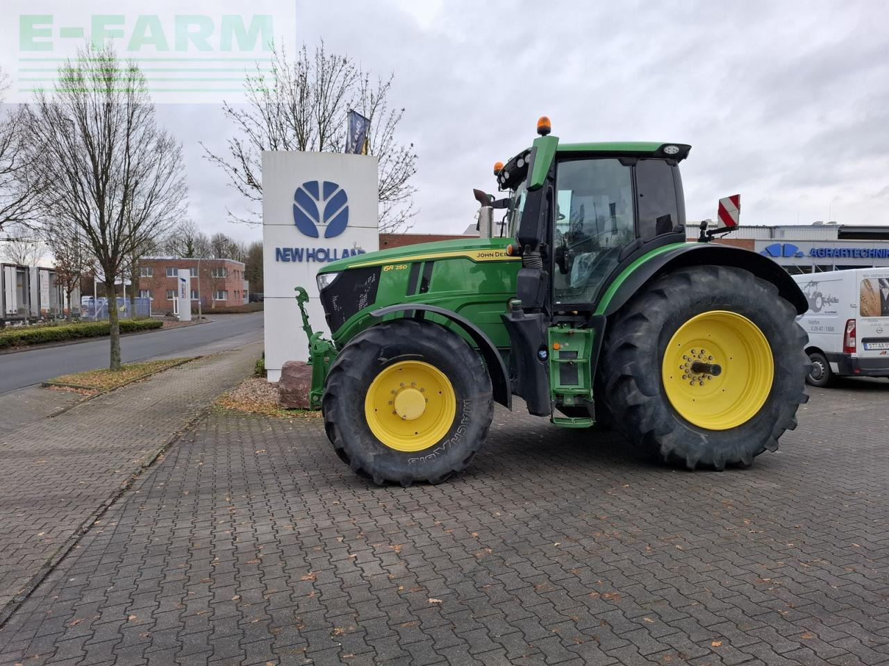 John Deere 6r250 autoqowr - Tracteur agricole: photos 1 John Deere 6r250 autoqowr - Tracteur agricole: photos 1