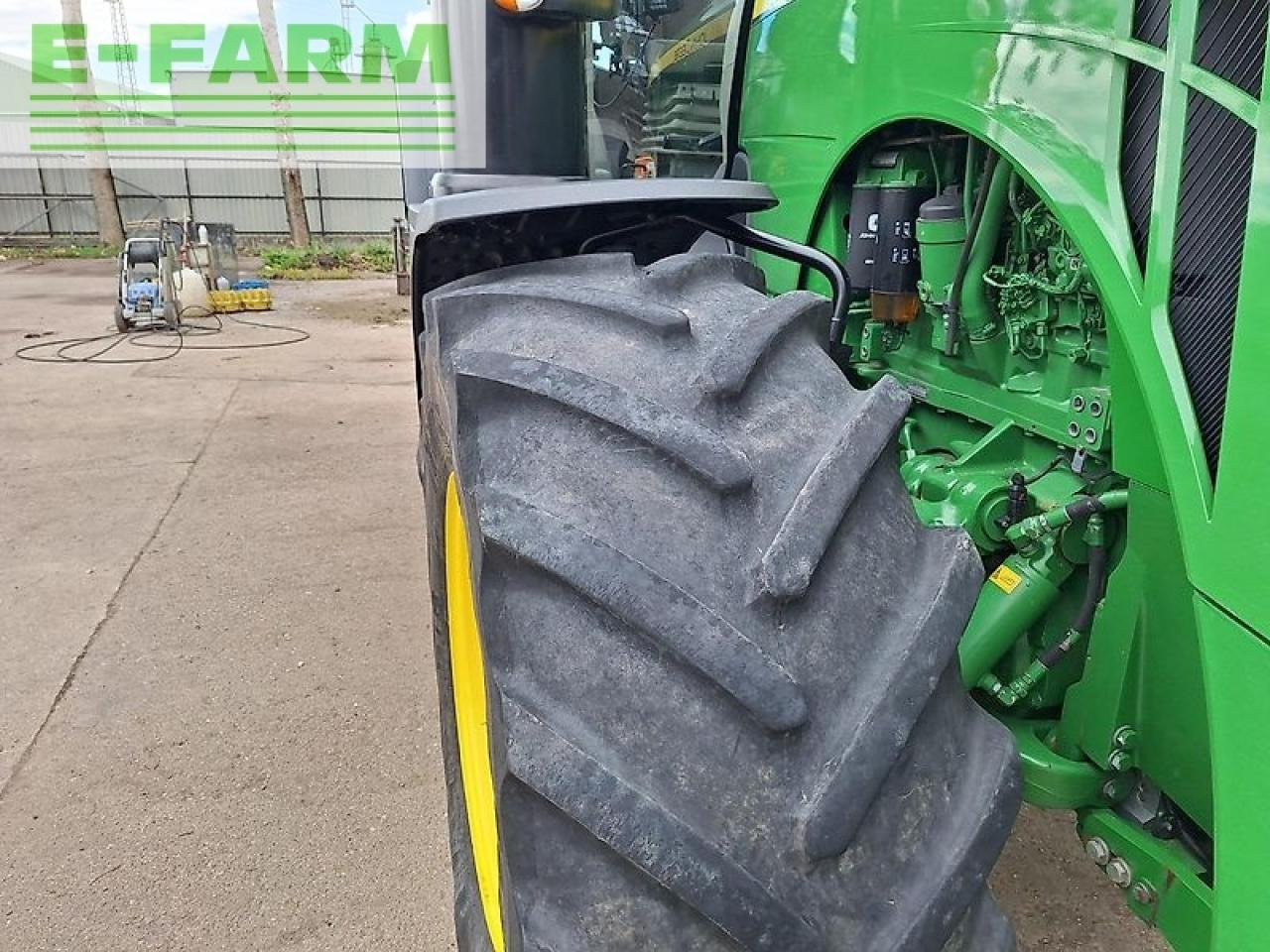 John Deere 8245R - Tracteur agricole: photos 1 John Deere 8245R - Tracteur agricole: photos 1