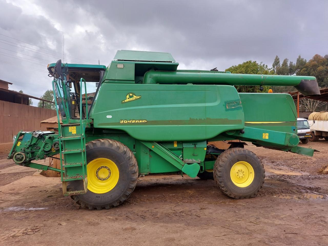 John Deere 9640WTS HillMaster - Moissonneuse-batteuse: photos 2 John Deere 9640WTS HillMaster - Moissonneuse-batteuse: photos 2