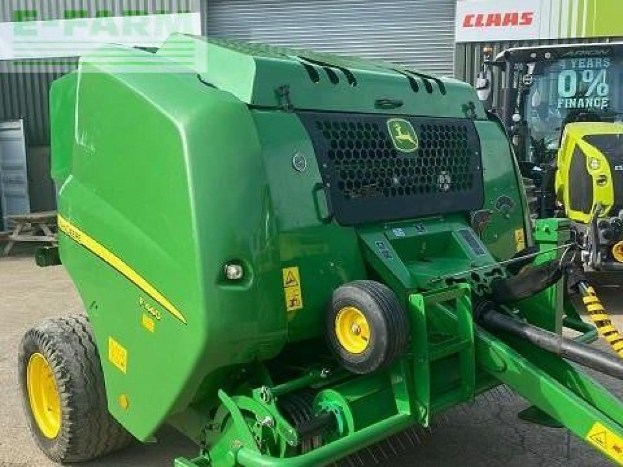 John Deere F440M - Presse à balles cubiques: photos 1 John Deere F440M - Presse à balles cubiques: photos 1