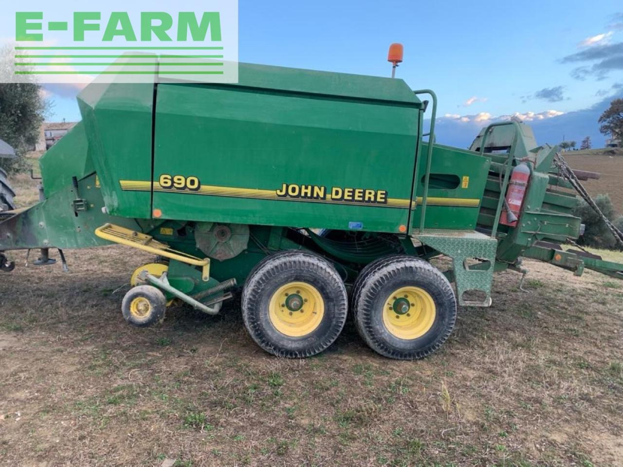 John Deere John Deere 690 - Presse à balles cubiques: photos 2 John Deere John Deere 690 - Presse à balles cubiques: photos 2