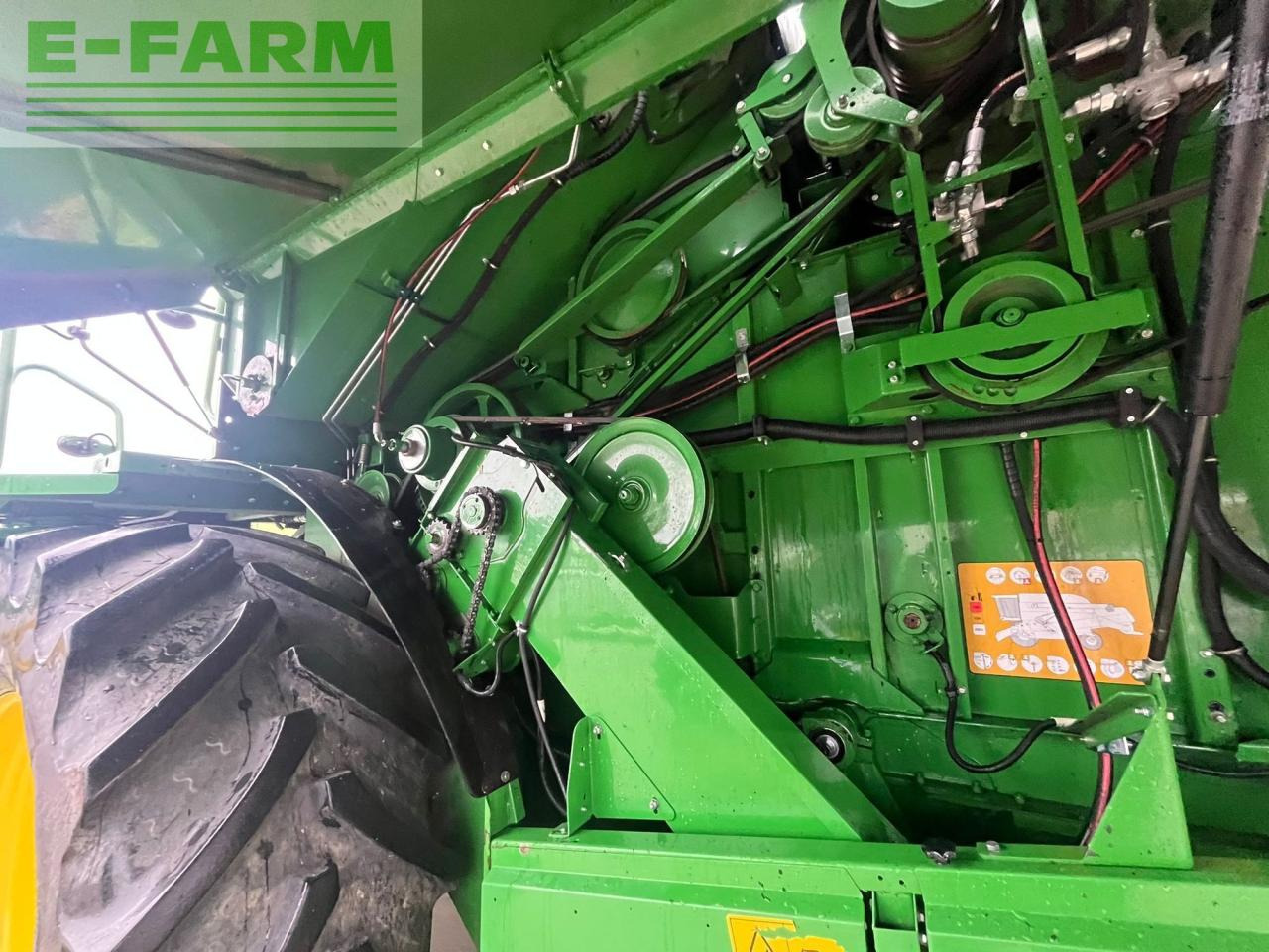 Moissonneuse-batteuse John Deere W440: photos 16