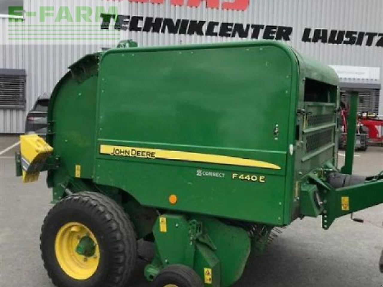 John Deere gebr. presse john deere f 440e - Presse à balles cubiques: photos 1 John Deere gebr. presse john deere f 440e - Presse à balles cubiques: photos 1