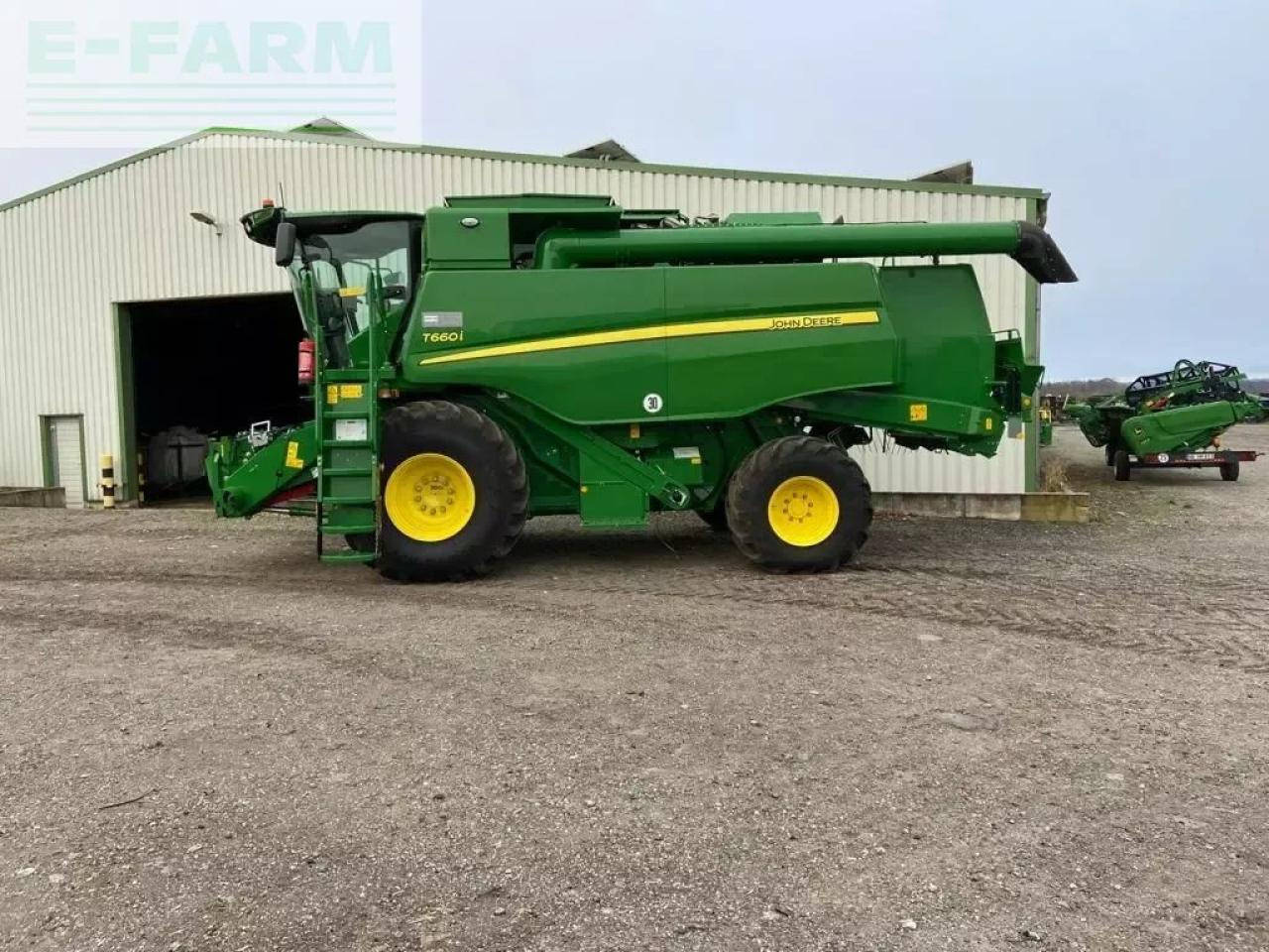 John Deere t660 my23 prod 30 - Moissonneuse-batteuse: photos 2 John Deere t660 my23 prod 30 - Moissonneuse-batteuse: photos 2