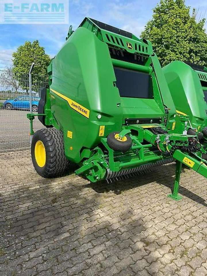 John Deere v461m demo iso bus - Presse à balles cubiques: photos 1 John Deere v461m demo iso bus - Presse à balles cubiques: photos 1