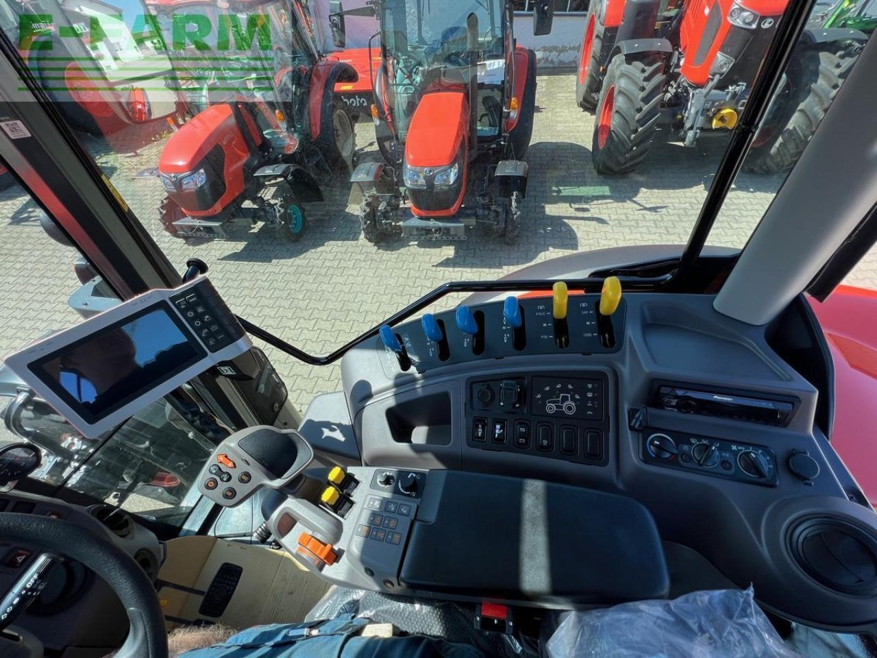 Kubota m6132 - Tracteur agricole: photos 2 Kubota m6132 - Tracteur agricole: photos 2