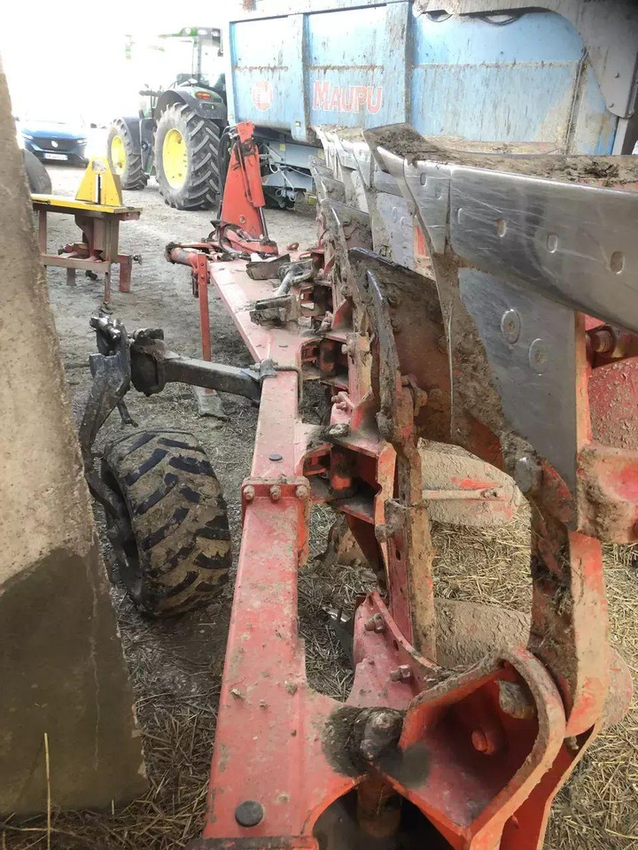 Kuhn 122 varimaster - Charrue: photos 4 Kuhn 122 varimaster - Charrue: photos 4