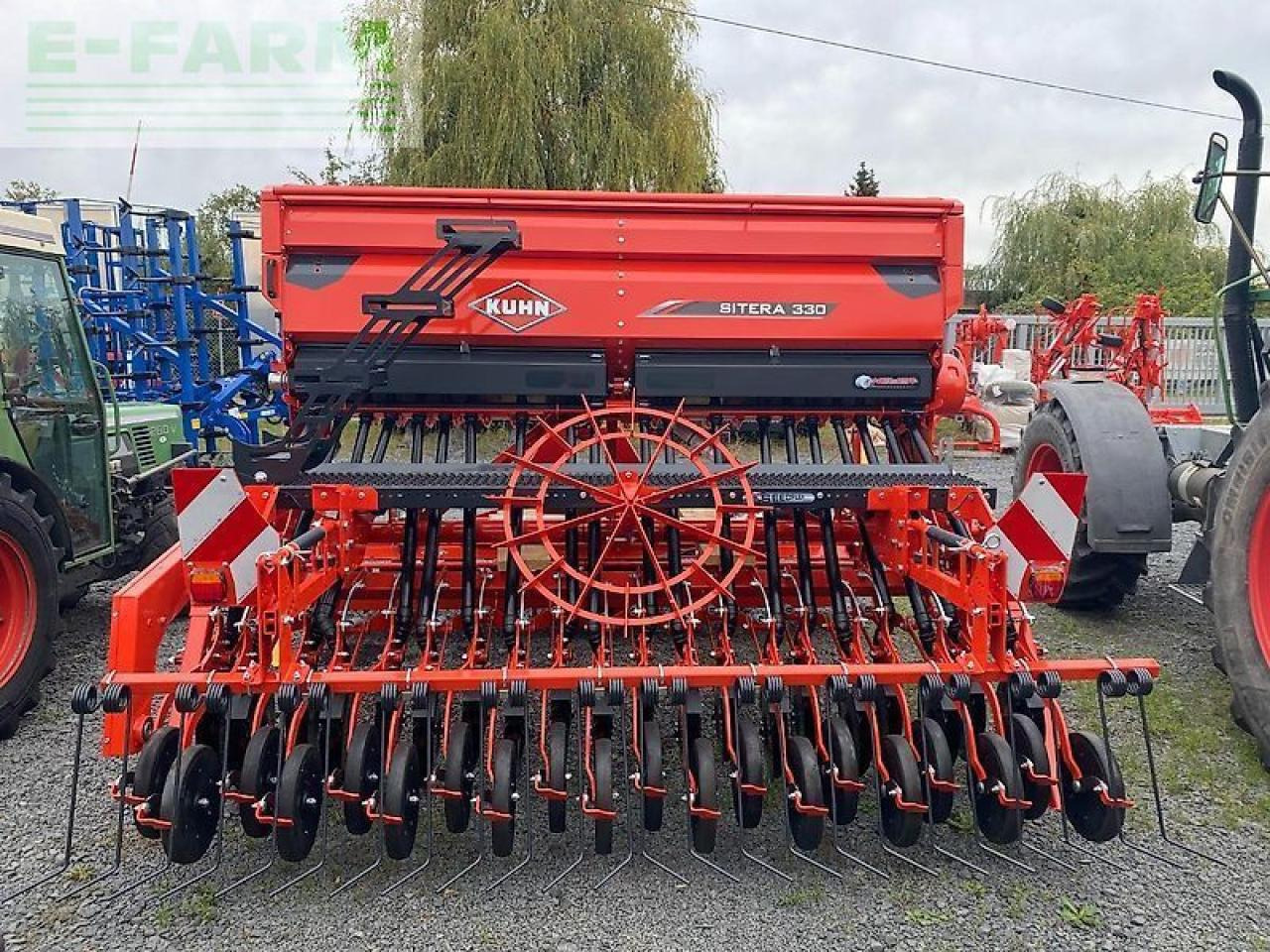 Kuhn kuhn kreiselegge hrb 303& drillmaschine sitera 330-20m - Semoir: photos 1 Kuhn kuhn kreiselegge hrb 303& drillmaschine sitera 330-20m - Semoir: photos 1