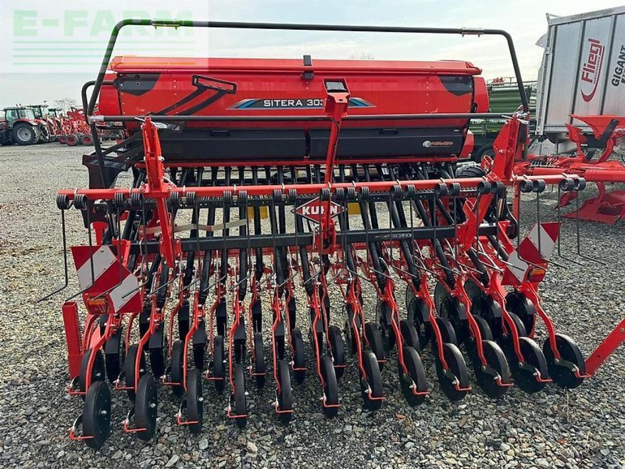 Kuhn sitera 3030-24 e - Semoir: photos 1 Kuhn sitera 3030-24 e - Semoir: photos 1
