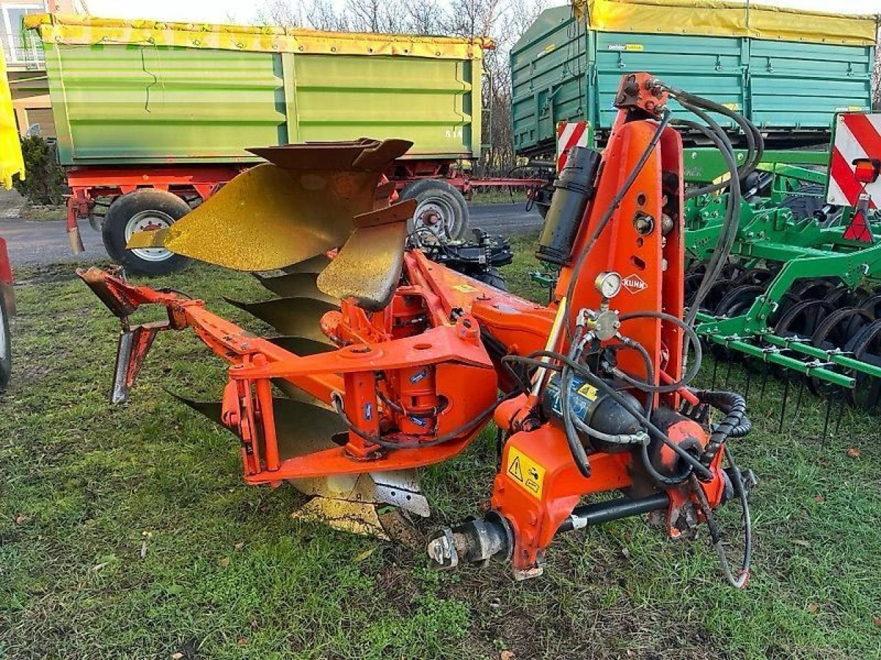 Kuhn vari-master 123 5h - Charrue: photos 2 Kuhn vari-master 123 5h - Charrue: photos 2
