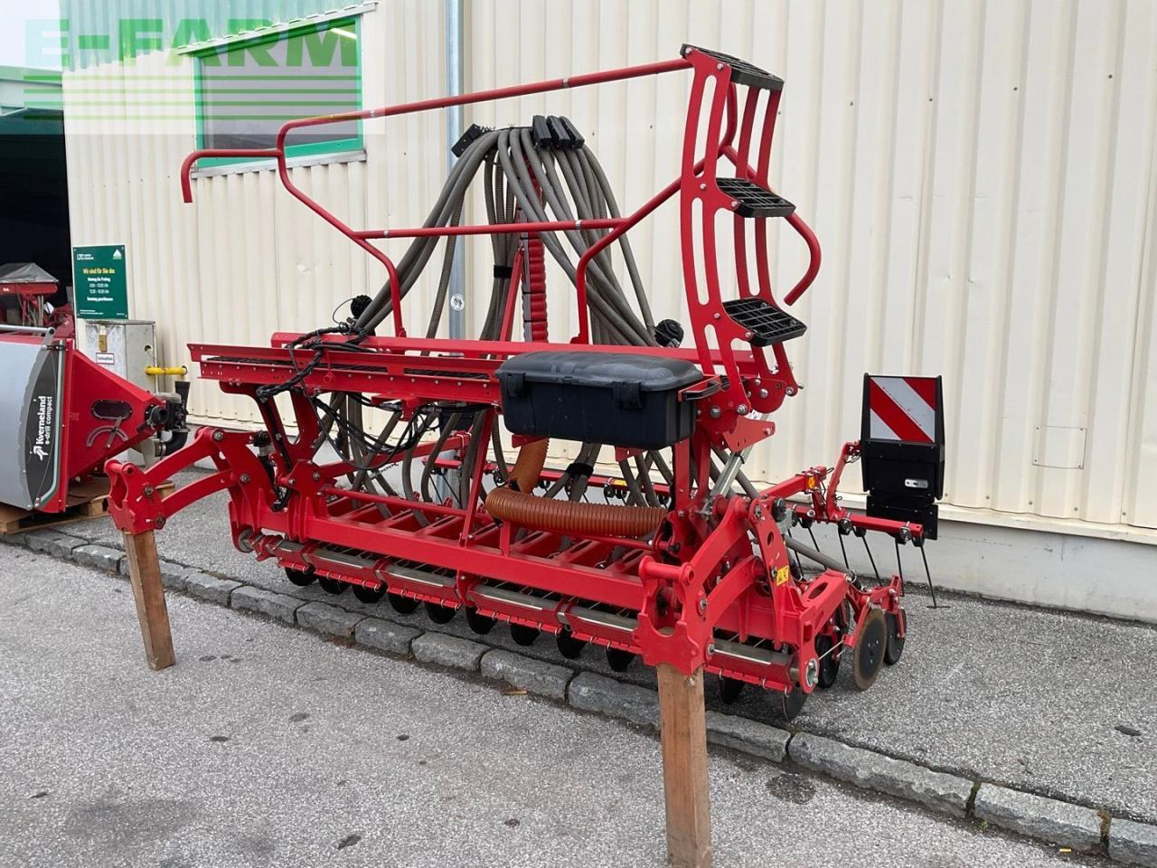 Kverneland E-Drill Compact 3 m - Semoir: photos 1 Kverneland E-Drill Compact 3 m - Semoir: photos 1