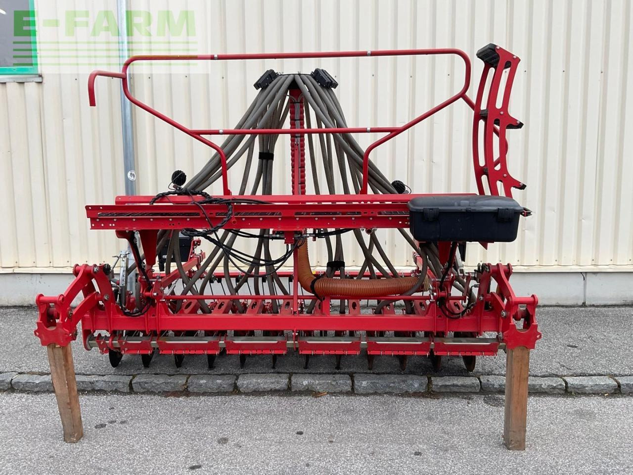 Kverneland E-Drill Compact 3 m - Semoir: photos 3 Kverneland E-Drill Compact 3 m - Semoir: photos 3