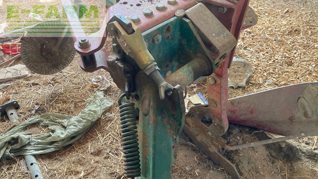 Kverneland LB 100 - Charrue: photos 2 Kverneland LB 100 - Charrue: photos 2