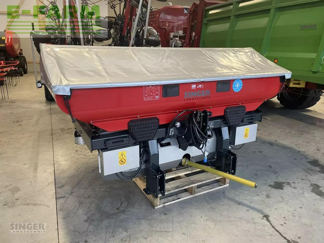 Kverneland exacta cl 1300 geospread - Distributeur d'engrais: photos 2 Kverneland exacta cl 1300 geospread - Distributeur d'engrais: photos 2