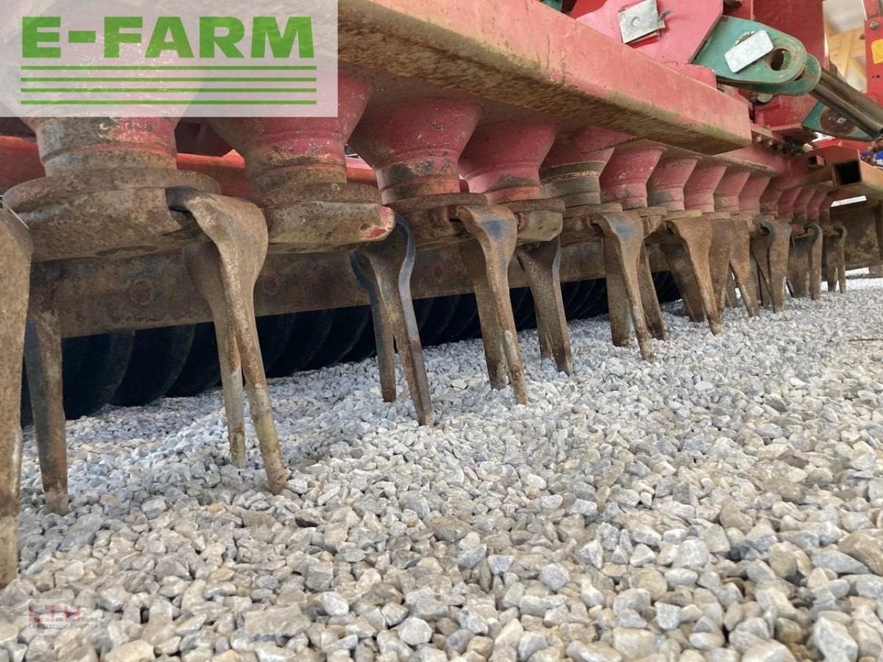 Kverneland ngs 101 mit kuhn venta lc 4000 - Combiné de semis: photos 2 Kverneland ngs 101 mit kuhn venta lc 4000 - Combiné de semis: photos 2