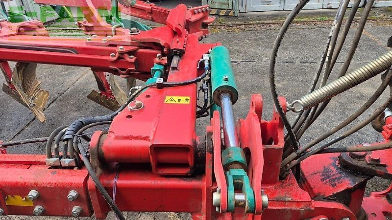 Kverneland pg 100/ 7 schar - Charrue: photos 5 Kverneland pg 100/ 7 schar - Charrue: photos 5