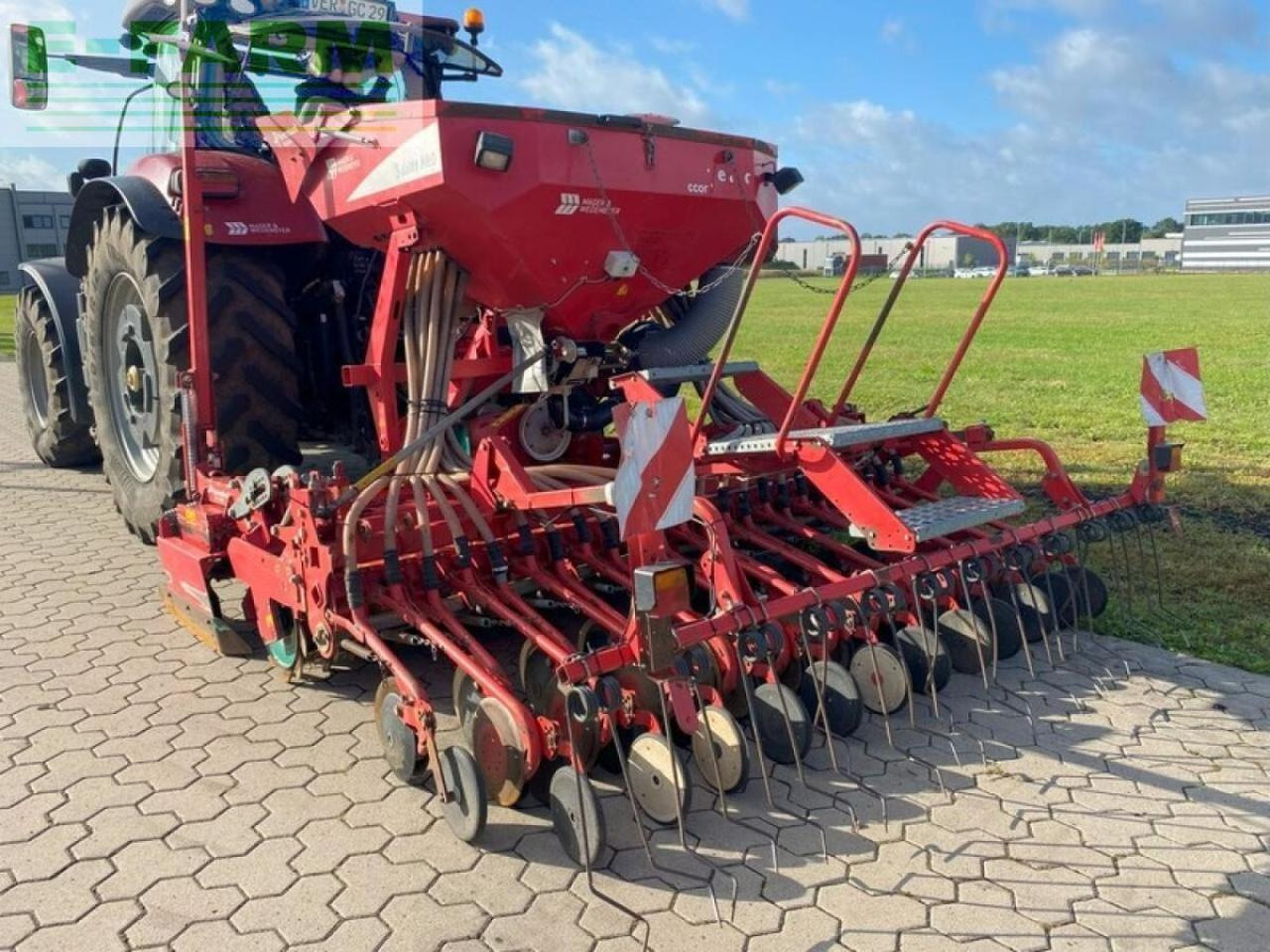 Kverneland s-drill pro + ngh 301 - Semoir: photos 2 Kverneland s-drill pro + ngh 301 - Semoir: photos 2