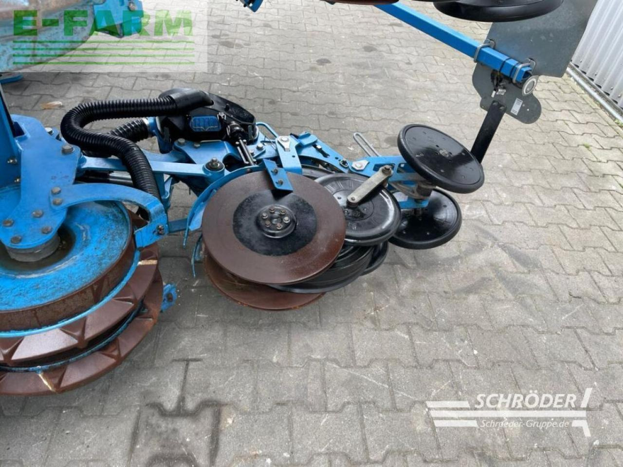 Lemken solitair 23/1900 / azurit 9/8.75 k d - Semoir monograine: photos 4 Lemken solitair 23/1900 / azurit 9/8.75 k d - Semoir monograine: photos 4