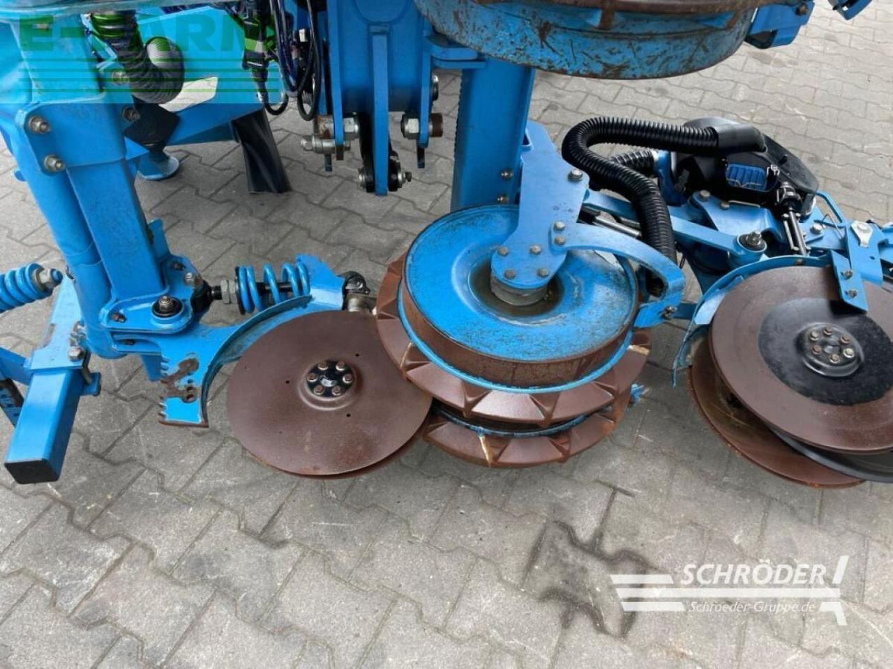 Lemken solitair 23/1900 / azurit 9/8.75 k d - Semoir monograine: photos 3 Lemken solitair 23/1900 / azurit 9/8.75 k d - Semoir monograine: photos 3