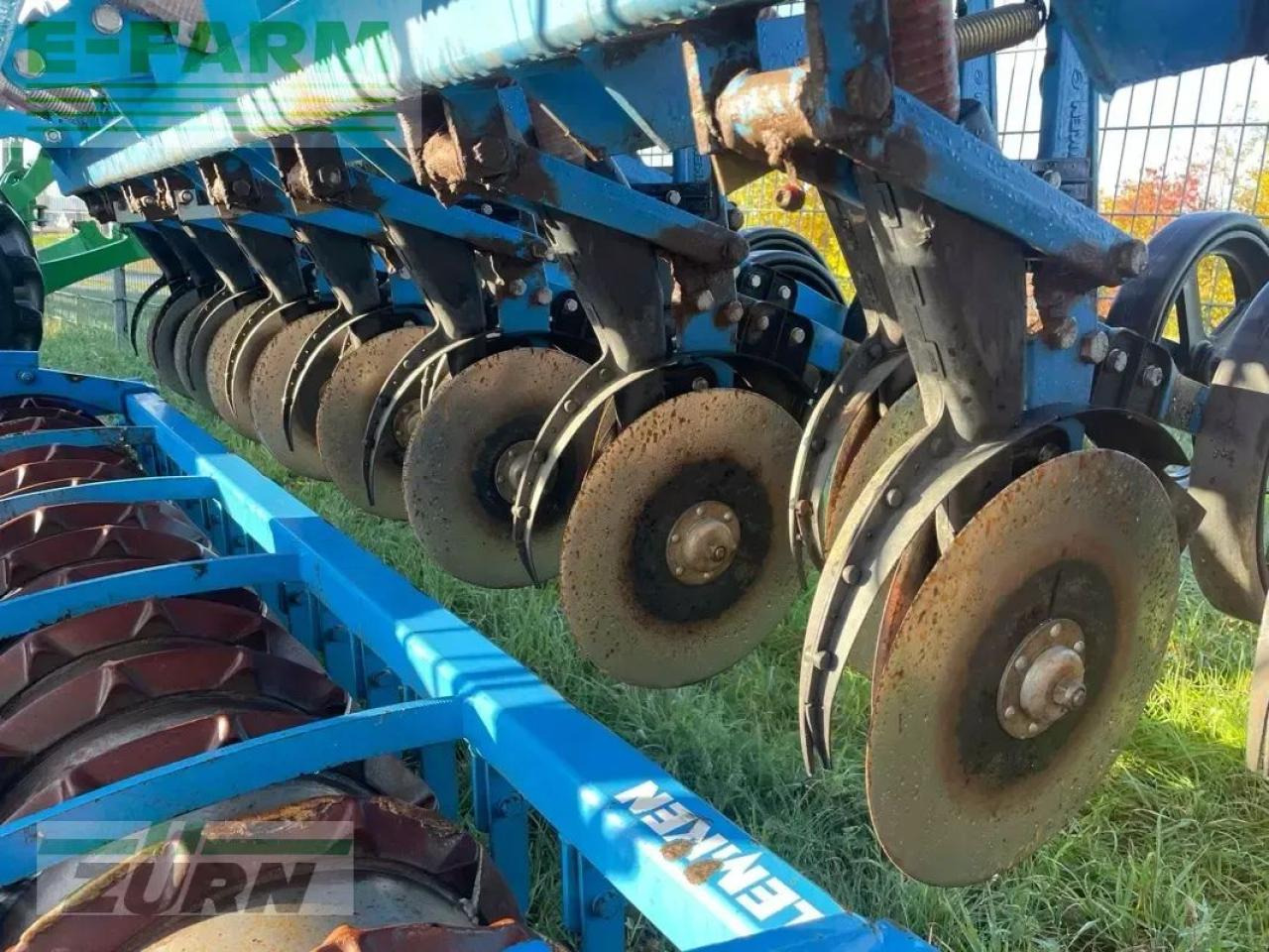 Lemken zirkon 9/300 u. saphir 7 ds 30 - Combiné de semis: photos 3 Lemken zirkon 9/300 u. saphir 7 ds 30 - Combiné de semis: photos 3