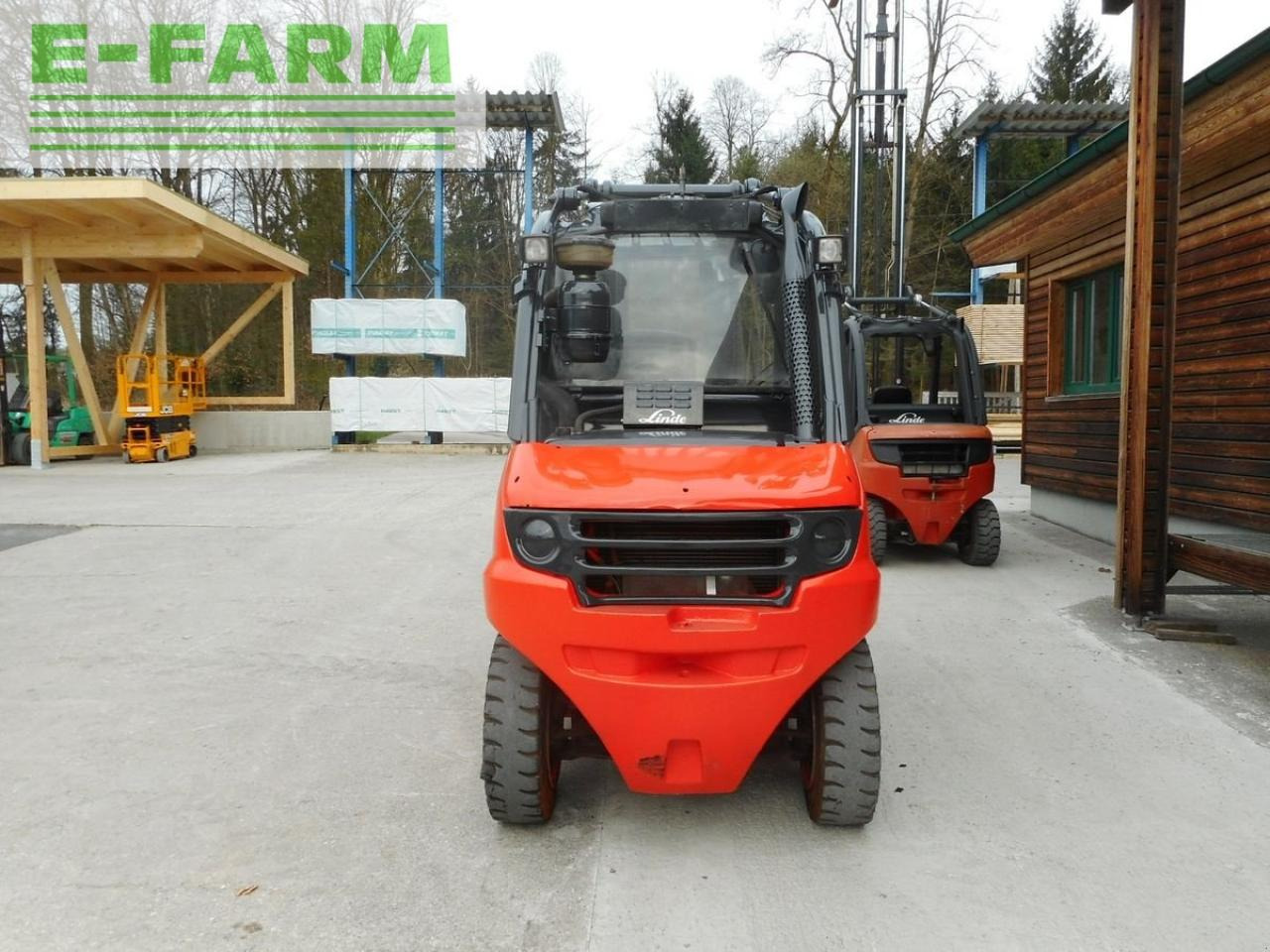 Linde h40d mit vollkabine + rußfilter + seitenschieber - Chariot élévateur: photos 3 Linde h40d mit vollkabine + rußfilter + seitenschieber - Chariot élévateur: photos 3