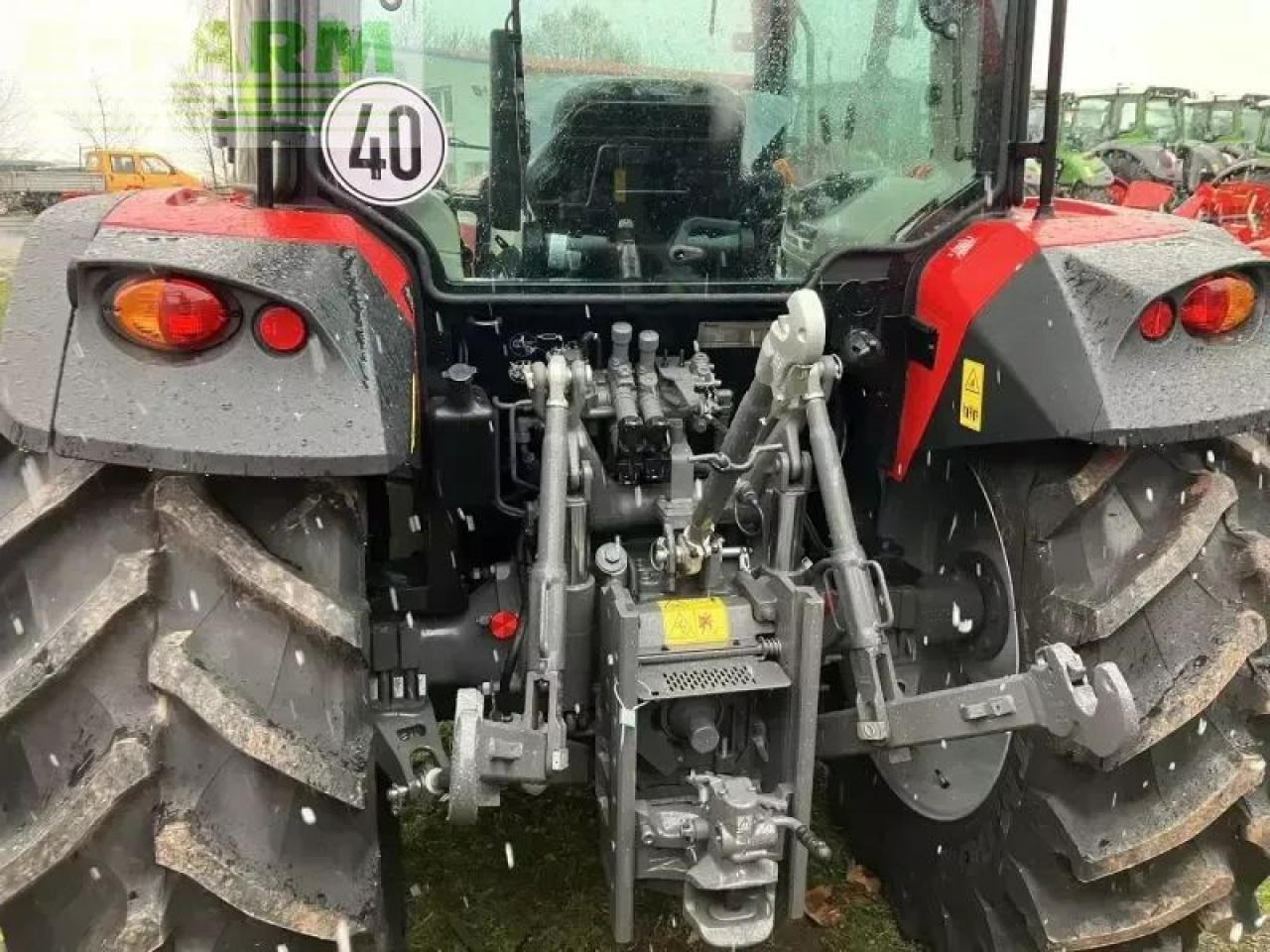 Massey Ferguson 4709 m dyna-2 essential - Tracteur agricole: photos 2 Massey Ferguson 4709 m dyna-2 essential - Tracteur agricole: photos 2