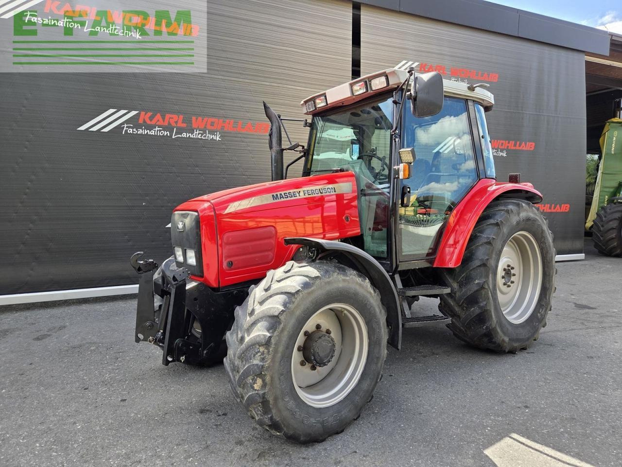 Massey Ferguson 6235-4 - Tracteur agricole: photos 4 Massey Ferguson 6235-4 - Tracteur agricole: photos 4