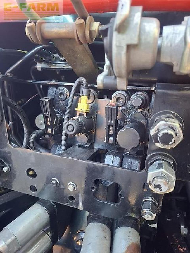 Tracteur agricole Massey Ferguson 6475: photos 24 Tracteur agricole Massey Ferguson 6475: photos 24