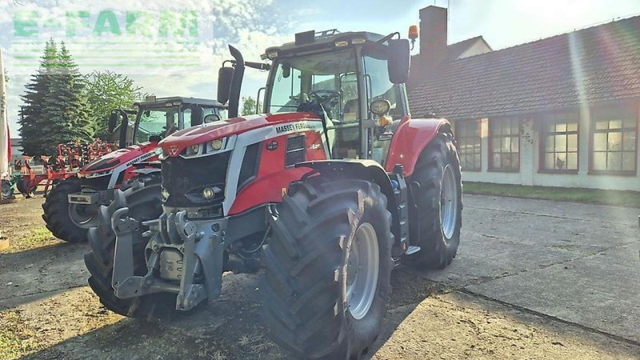 Massey Ferguson 7s.210 dyna-vt exclusive Exclusive - Tracteur agricole: photos 3 Massey Ferguson 7s.210 dyna-vt exclusive Exclusive - Tracteur agricole: photos 3
