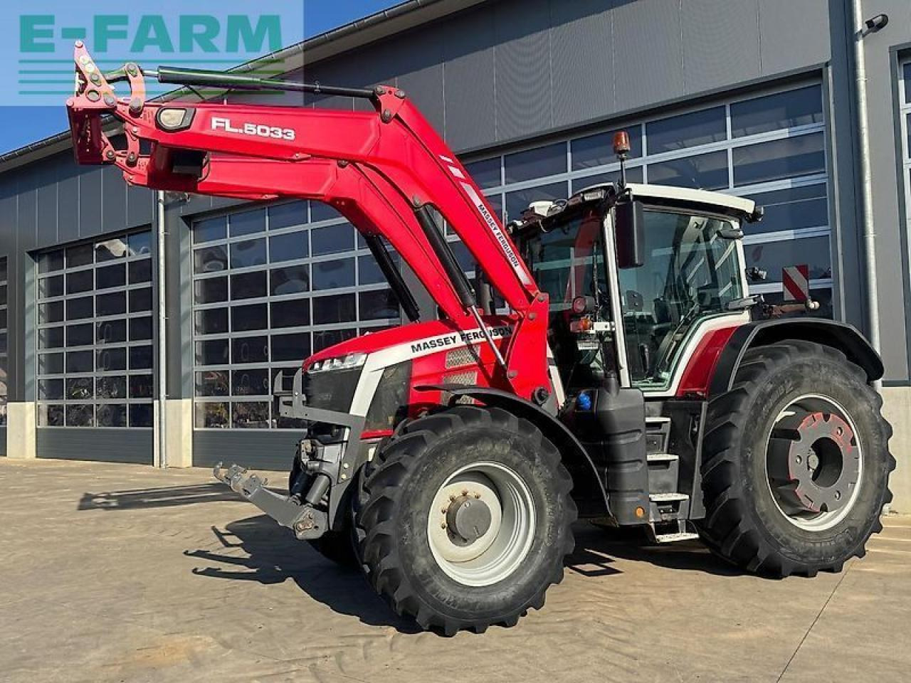 Massey Ferguson 8 s.245 - Tracteur agricole: photos 3 Massey Ferguson 8 s.245 - Tracteur agricole: photos 3