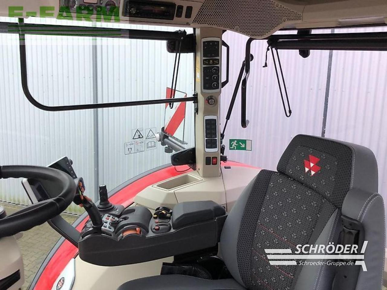 Tracteur agricole Massey Ferguson 8735 s dyna-vt new exclusive Exclusive: photos 10 Tracteur agricole Massey Ferguson 8735 s dyna-vt new exclusive Exclusive: photos 10